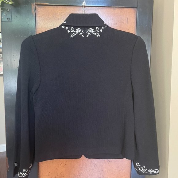 St. John Collection Black Knit Top sz 2 - Picture 4 of 4